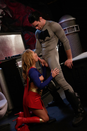 Supergirl Carter Cruise uses her superpowers to make batman cum