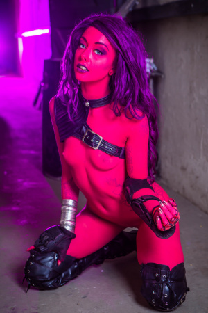 Martian Alessa Savage enjoys human's dick