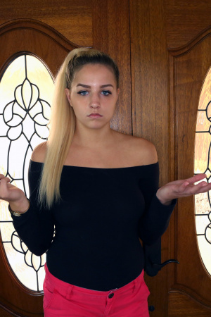 Real estate agent Sophia Lux uses her special sex techniques