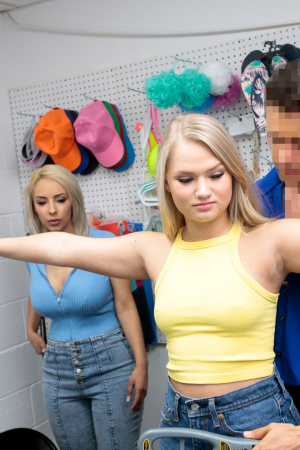 Sexy thieves Giovanni Francesco and Lauren Pixie fuck with an officer