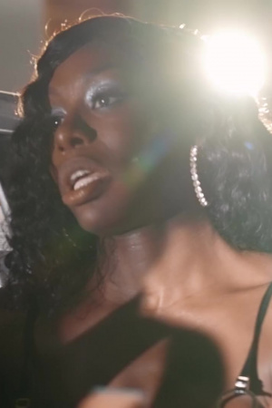 Ebony Ebony Mystique with fake tits has sex in the car