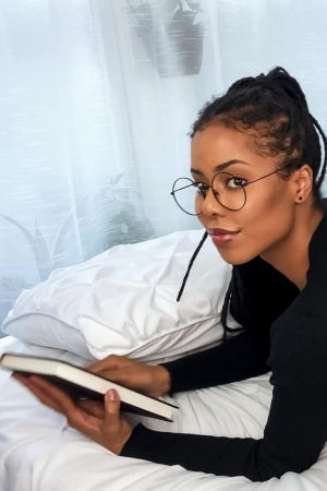 Sweet ebony Kira Noir has fun with sex toys