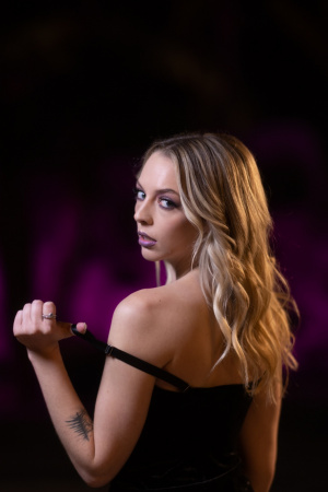 Teen hotties Lily Larimar and Jane Wilde share a hot stud