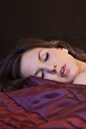 Hot babe Candy Sweet enjoys a vibrator