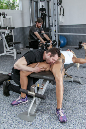 Curvy tattooed m and sex in the gym