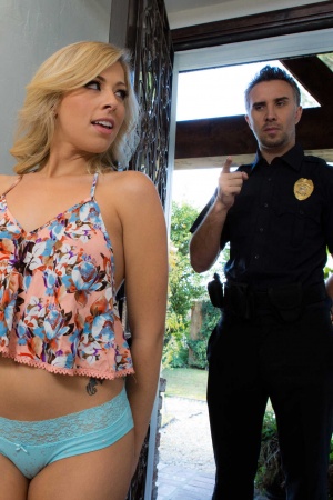 Zoey Monroe seduces officer put handcuffs on her & give her a hard dicking