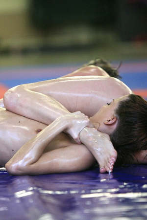 Oily wrestling match Lyen Parker vs Lucy Heart