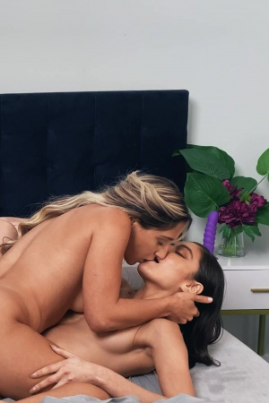 Hot Abella Danger fucks neighbor Emily Willis's pussy
