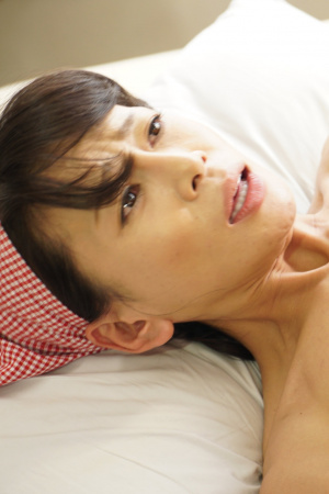 Japanese cougar Rei Kitajima rides cock and gets creampie