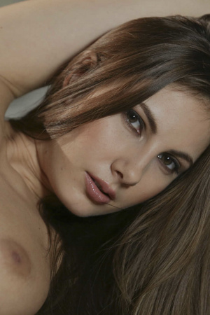 Big titted babe Connie Carter shows off her body