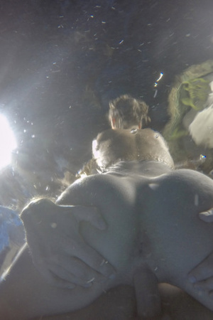 Sex in the pool with sweet cutie Julia Roca