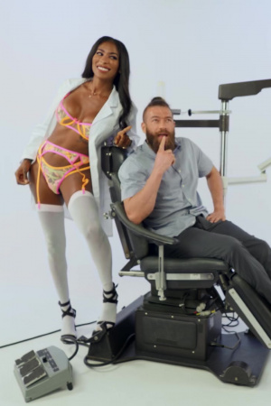 Hard fuck for ebony Natassia Dreams and creampie