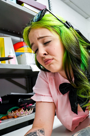 Fuck from an officer for petite thief Aveena Axel