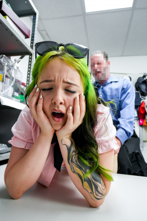 Fuck from an officer for petite thief Aveena Axel