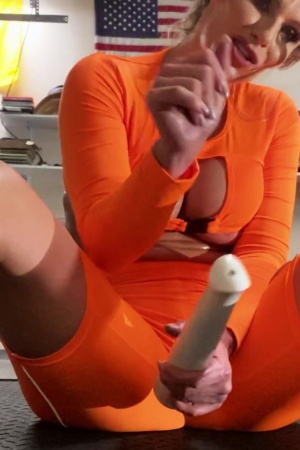Solo foot fetish and masturbation with MILF Phoenix Marie
