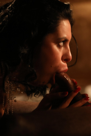 Sex with cougar Kira Queen and creampie