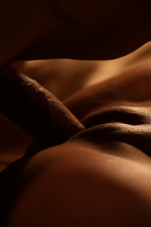 Tender sex with the perfect milf Kira Queen and creampie