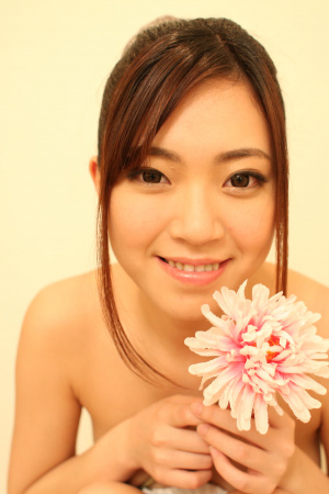 Petite Asian Miu Kimura caresses herself in the shower