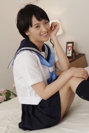 Sweet petite Japanese Mari Haneda shows off her body