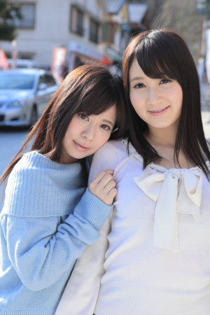 Japanese cuties Chie Aoi and Kurumi Chino lick their pussies