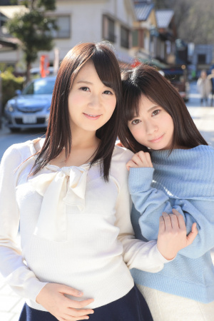 Japanese cuties Chie Aoi and Kurumi Chino lick their pussies