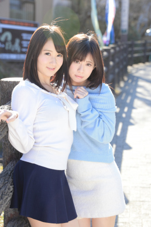 Japanese cuties Chie Aoi and Kurumi Chino lick their pussies