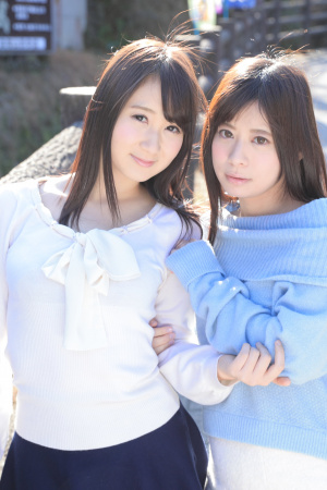 Japanese cuties Chie Aoi and Kurumi Chino lick their pussies