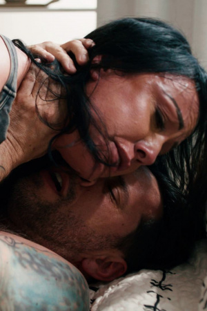 Busty MILF hottie Jennifer White gets rough sex from her neighbor