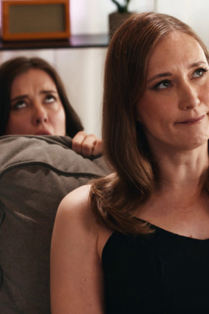 Sexy Haley Reed fucks busty stepmom Ophelia Kaan's cunt