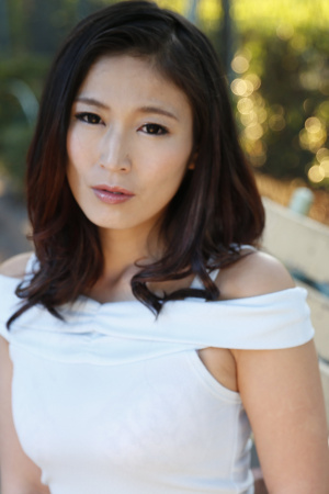 Sexy Japanese woman Seira Ichijo