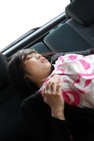 Blowjob in the car from Japanese Runa Mizuki and cum in her mouth