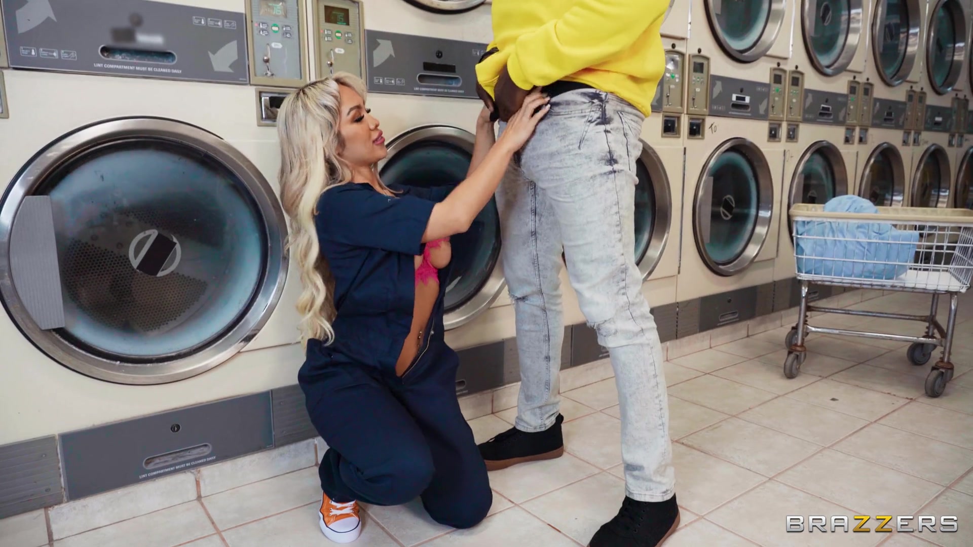 Threesome sex in the laundry room with whore Luna Luxe (Luna Luxe, Kai  Jaxon, Sheem the Dream in Brazzers)