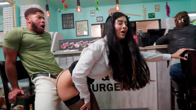 Sex in a cafe with a client from the bitch Marina Maya