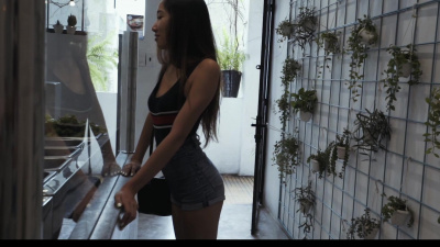 Vietnamese Luna X worshipping her boyfriend's cock