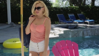 Lexi Belle seduced & fucked a random stranger at her place